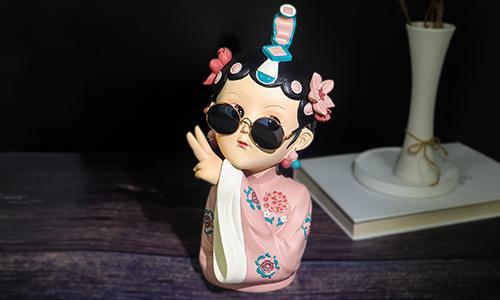 京剧少女国潮树脂摆件定制